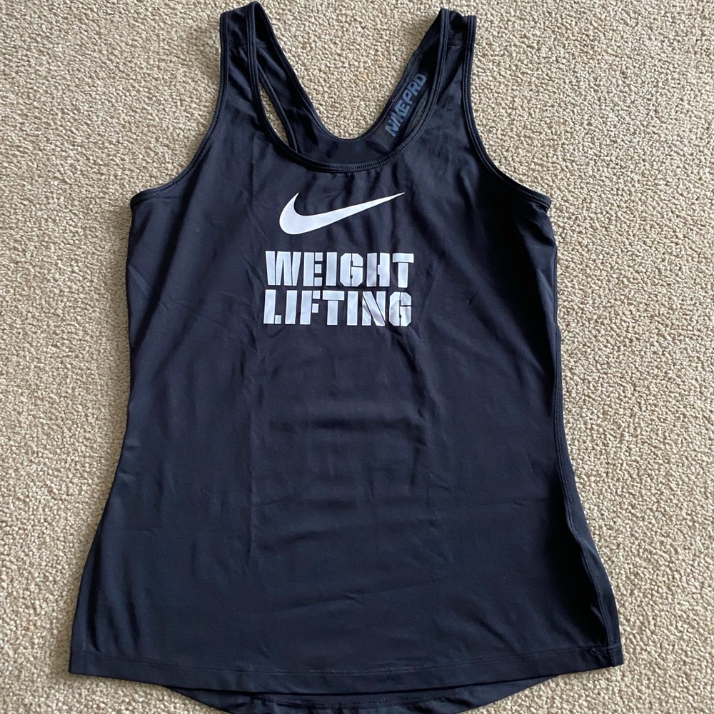 Nike Pro weightlifting tank